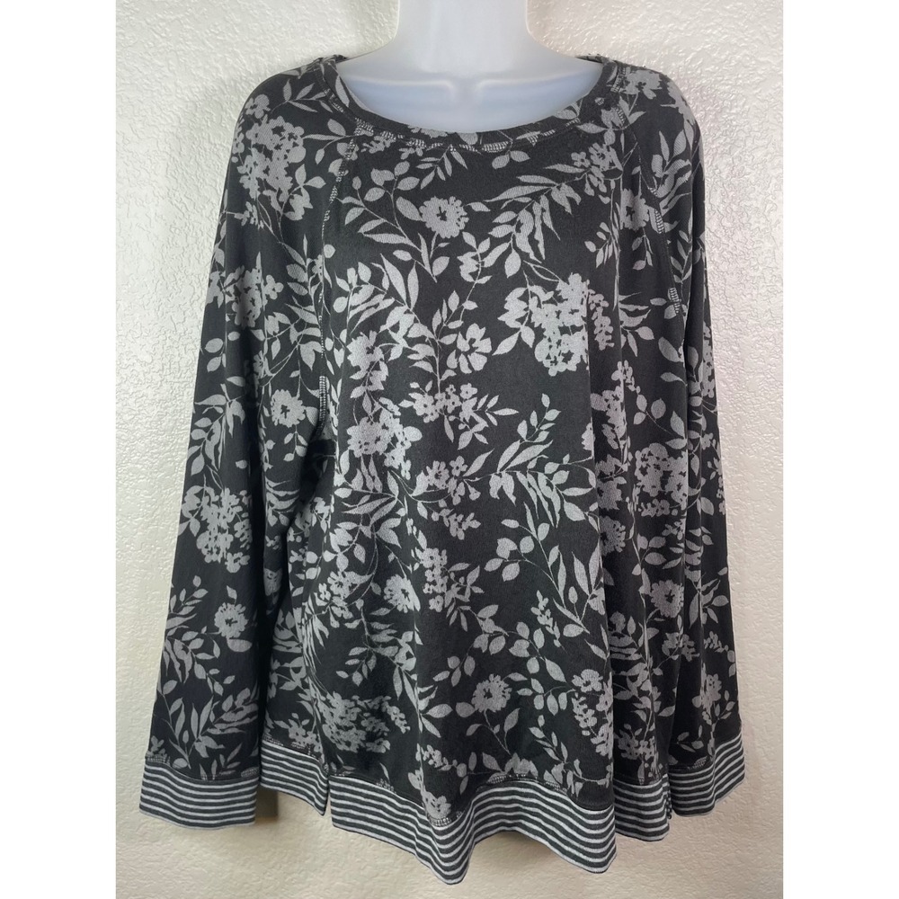 Chicos Weekends 3 US XL Top Grey Floral Long Sleeve Striped Trim Pullover Chic